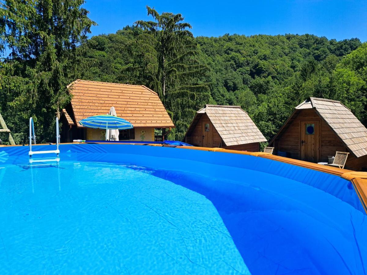 Hotel Glamping Naselje Zeleni Turizem Makole Exteriér fotografie